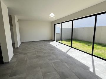 Casa en Venta en Valle Imperial Zapopan