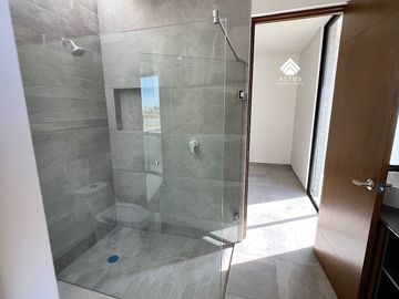 Casa en Venta en Valle Imperial Zapopan