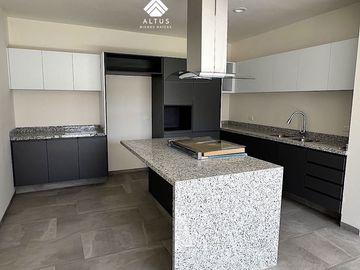Casa en Venta en Valle Imperial Zapopan