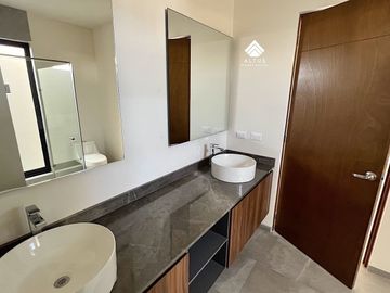 Casa en Venta en Valle Imperial Zapopan