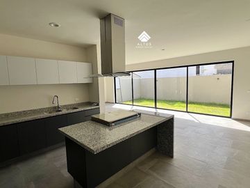 Casa en Venta en Valle Imperial Zapopan