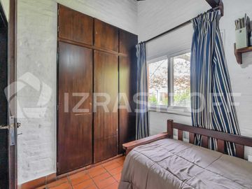 Casa en  esquina  Los  Lagartos