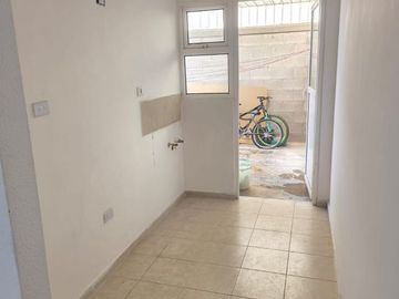 Casa en venta en Los Encinos, El Marques, Qro. (Condominio Monagas)
