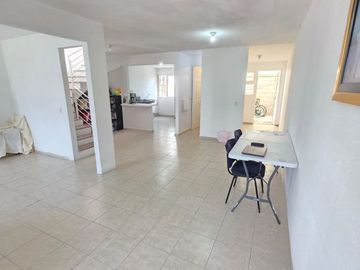 Casa en venta en Los Encinos, El Marques, Qro. (Condominio Monagas)