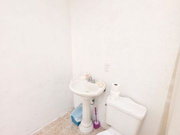 Casa en venta en Los Encinos, El Marques, Qro. (Condominio Monagas)