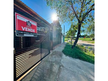 CASA DE 2 DORMITORIOS - B° 300 VIVIENDAS