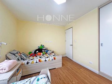 Casa en Surco remodelada de 4 pisos a $350,000