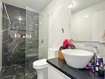 Casa en Surco remodelada de 4 pisos a $350,000