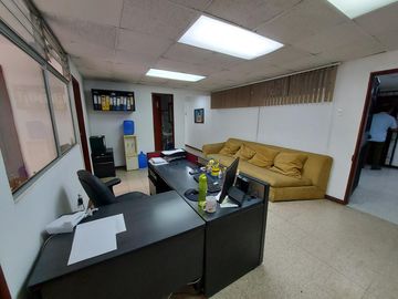 Venta de Local comercial y oficinas en centro de Guayaquil