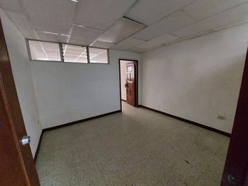 Venta de Local comercial y oficinas en centro de Guayaquil