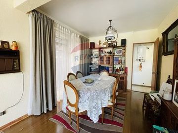 Casa con Amplio Terreno y Excelente Ubicación