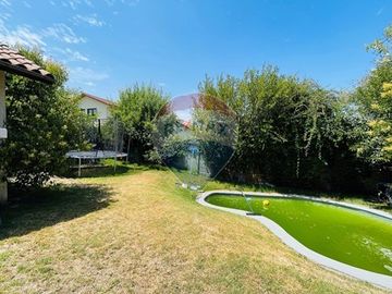 Casa con Amplio Terreno y Excelente Ubicación