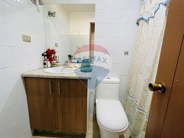 Casa con Amplio Terreno y Excelente Ubicación