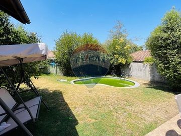Casa con Amplio Terreno y Excelente Ubicación