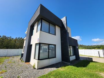 Hermosa Casa En Punta De Parra, Tomé - Ibacache Propiedades