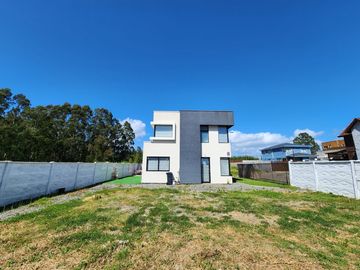Hermosa Casa En Punta De Parra, Tomé - Ibacache Propiedades