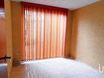 Casa con recámara en planta baja y jardín en Villa Floresta, San Andrés Cholula