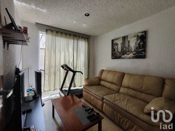 Casa con recámara en planta baja y jardín en Villa Floresta, San Andrés Cholula