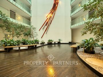 Moderno y amplio departamento de 1D 1B en sector residencial, Av. Las Condes