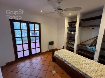PH casa en venta Colegiales, 7 ambientes con terraza y patio por escalera