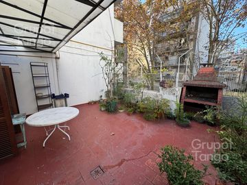 PH casa en venta Colegiales, 7 ambientes con terraza y patio por escalera