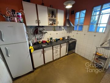 PH casa en venta Colegiales, 7 ambientes con terraza y patio por escalera