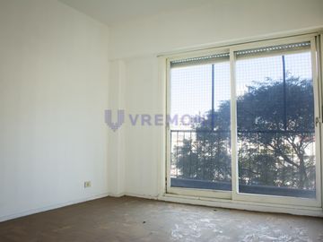 Departamento muy amplio en pleno Ramos Mejia