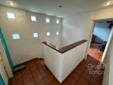 PH casa en venta Colegiales, 7 ambientes con terraza y patio por escalera