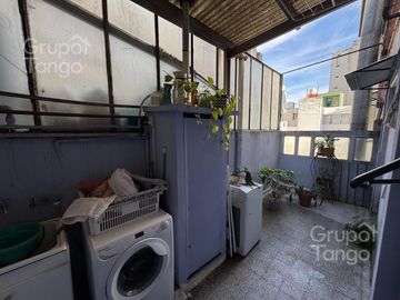 PH casa en venta Colegiales, 7 ambientes con terraza y patio por escalera