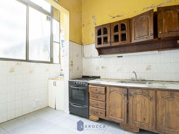 PH - VENTA - VILLA CRESPO - 2 AMBIENTES - A REFACCIONAR - PRIMER PISO POR ESCALERA