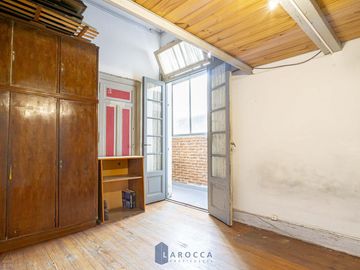 PH - VENTA - VILLA CRESPO - 2 AMBIENTES - A REFACCIONAR - PRIMER PISO POR ESCALERA