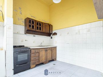 PH - VENTA - VILLA CRESPO - 2 AMBIENTES - A REFACCIONAR - PRIMER PISO POR ESCALERA