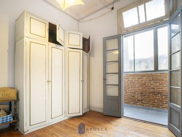 PH - VENTA - VILLA CRESPO - 2 AMBIENTES - A REFACCIONAR - PRIMER PISO POR ESCALERA