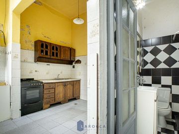 PH - VENTA - VILLA CRESPO - 2 AMBIENTES - A REFACCIONAR - PRIMER PISO POR ESCALERA