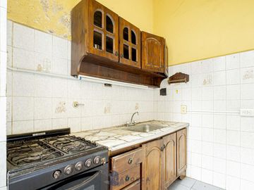 PH - VENTA - VILLA CRESPO - 2 AMBIENTES - A REFACCIONAR - PRIMER PISO POR ESCALERA