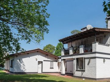 Casa en venta en Yerba Buena, Sarmiento al 1100