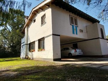Casa en venta en Yerba Buena, Sarmiento al 1100