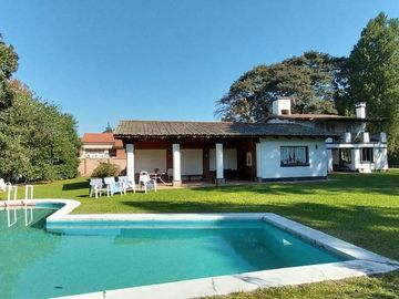 Casa en venta en Yerba Buena, Sarmiento al 1100