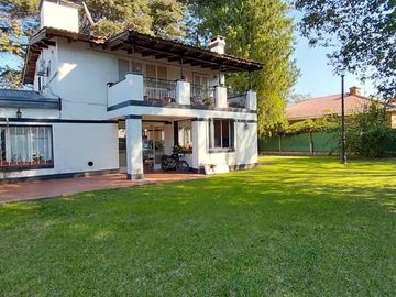 Casa en venta en Yerba Buena, Sarmiento al 1100