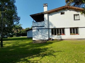 Casa en venta en Yerba Buena, Sarmiento al 1100