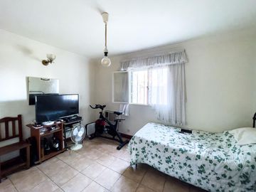 Casa en venta en Yerba Buena, Sarmiento al 1100