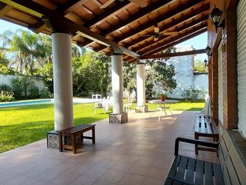 Casa en venta en Yerba Buena, Sarmiento al 1100