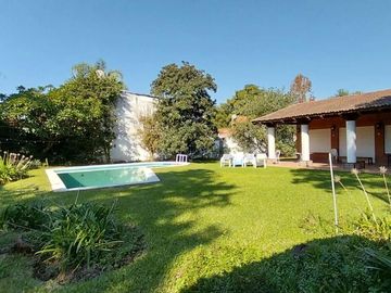 Casa en venta en Yerba Buena, Sarmiento al 1100