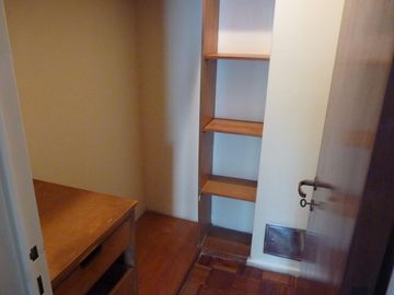 Vende departamento con habitación de servicio, baulera y guardacoche, Recoleta.