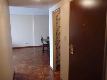 Vende departamento con habitación de servicio, baulera y guardacoche, Recoleta.