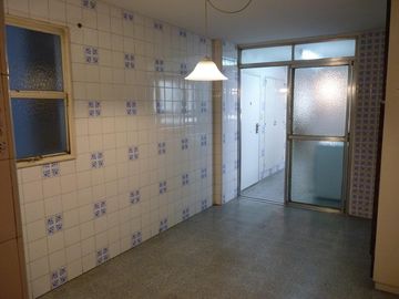Vende departamento con habitación de servicio, baulera y guardacoche, Recoleta.