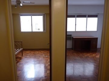 Vende departamento con habitación de servicio, baulera y guardacoche, Recoleta.