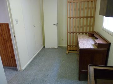 Vende departamento con habitación de servicio, baulera y guardacoche, Recoleta.