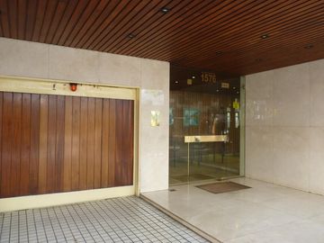 Vende departamento con habitación de servicio, baulera y guardacoche, Recoleta.