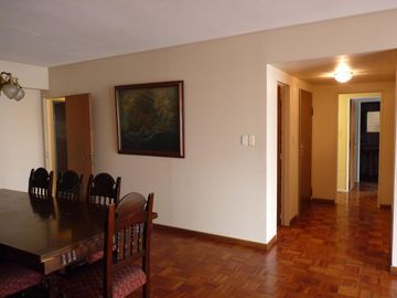 Vende departamento con habitación de servicio, baulera y guardacoche, Recoleta.